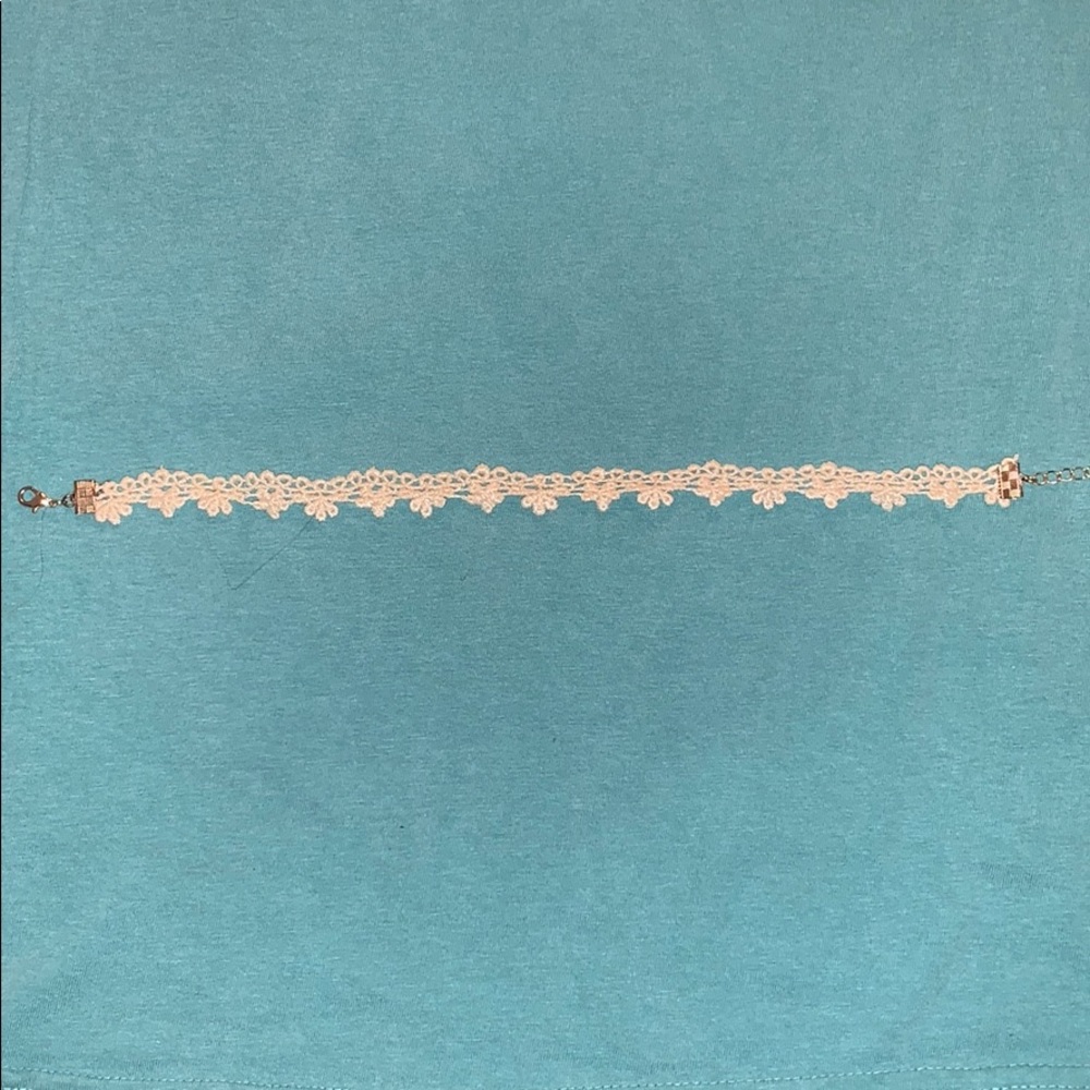 Lace choker
